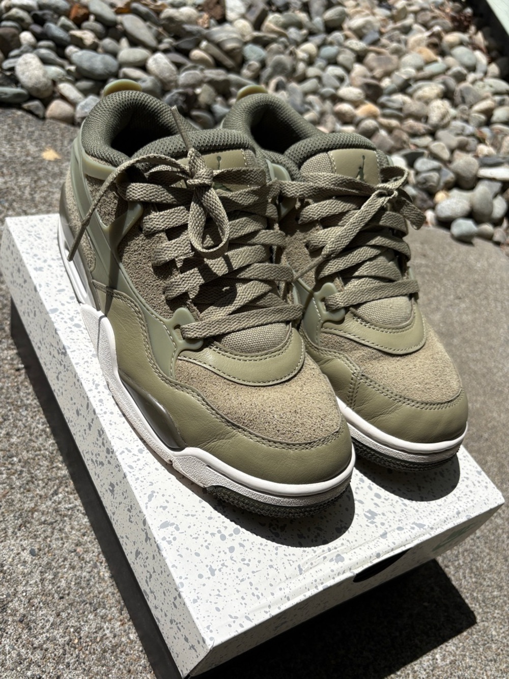 Air Jordan 4 RM W7.5 Olive